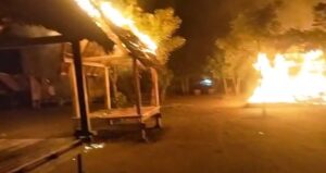 foto ;apak warga yang terbakar