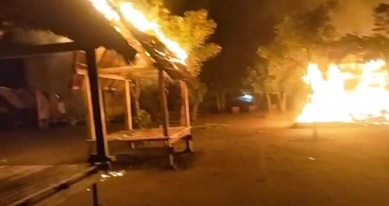 foto ;apak warga yang terbakar