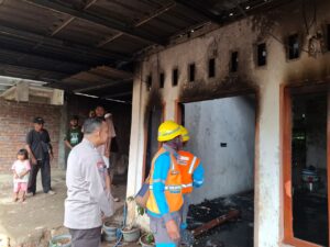 foto-kebekaran-Rumah-di-Sambalia