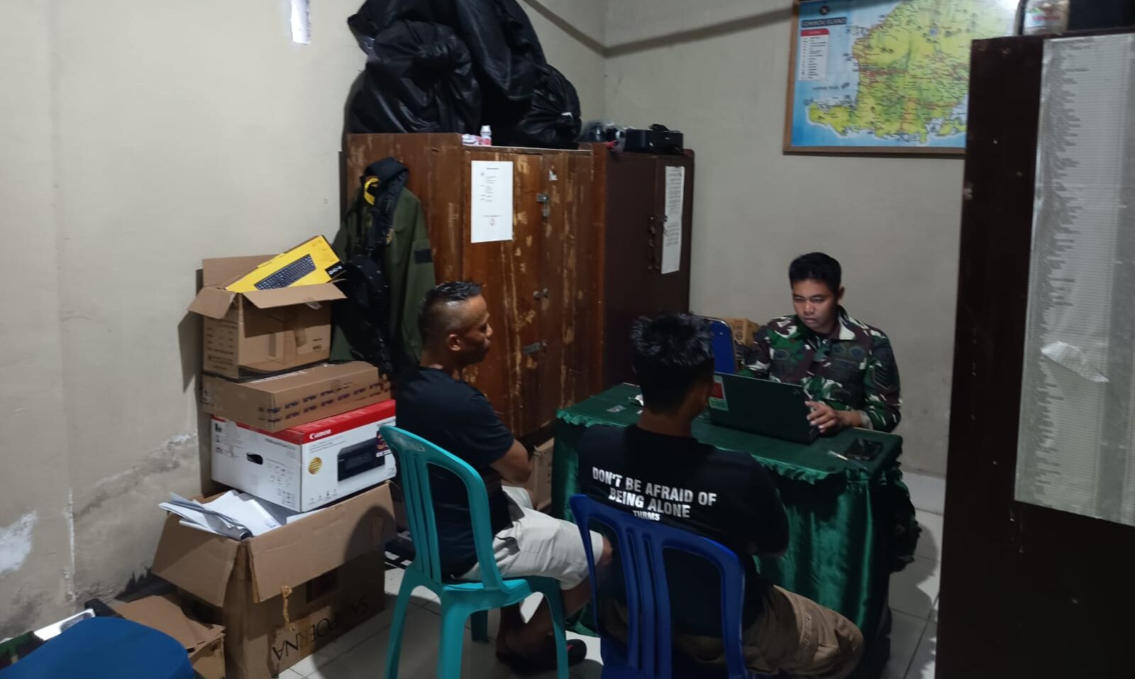 Dua-terduga-Pengedar-dan-pemakai-Narkoba-saat-diperiksa-di-Kodim