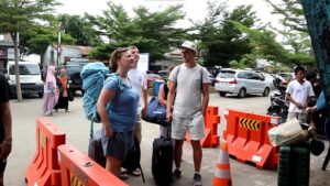 Foto-wisatawan-mancanegara